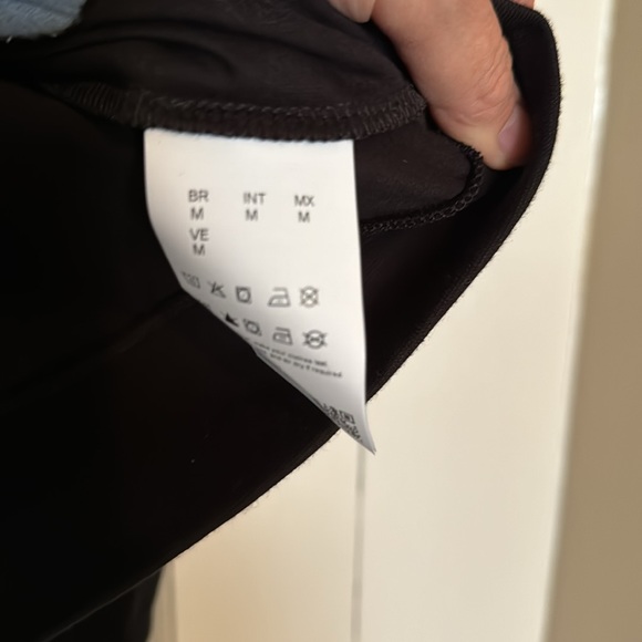 BOSS
Black Raglan Hoodie NWT Size M - Picture 5 of 5